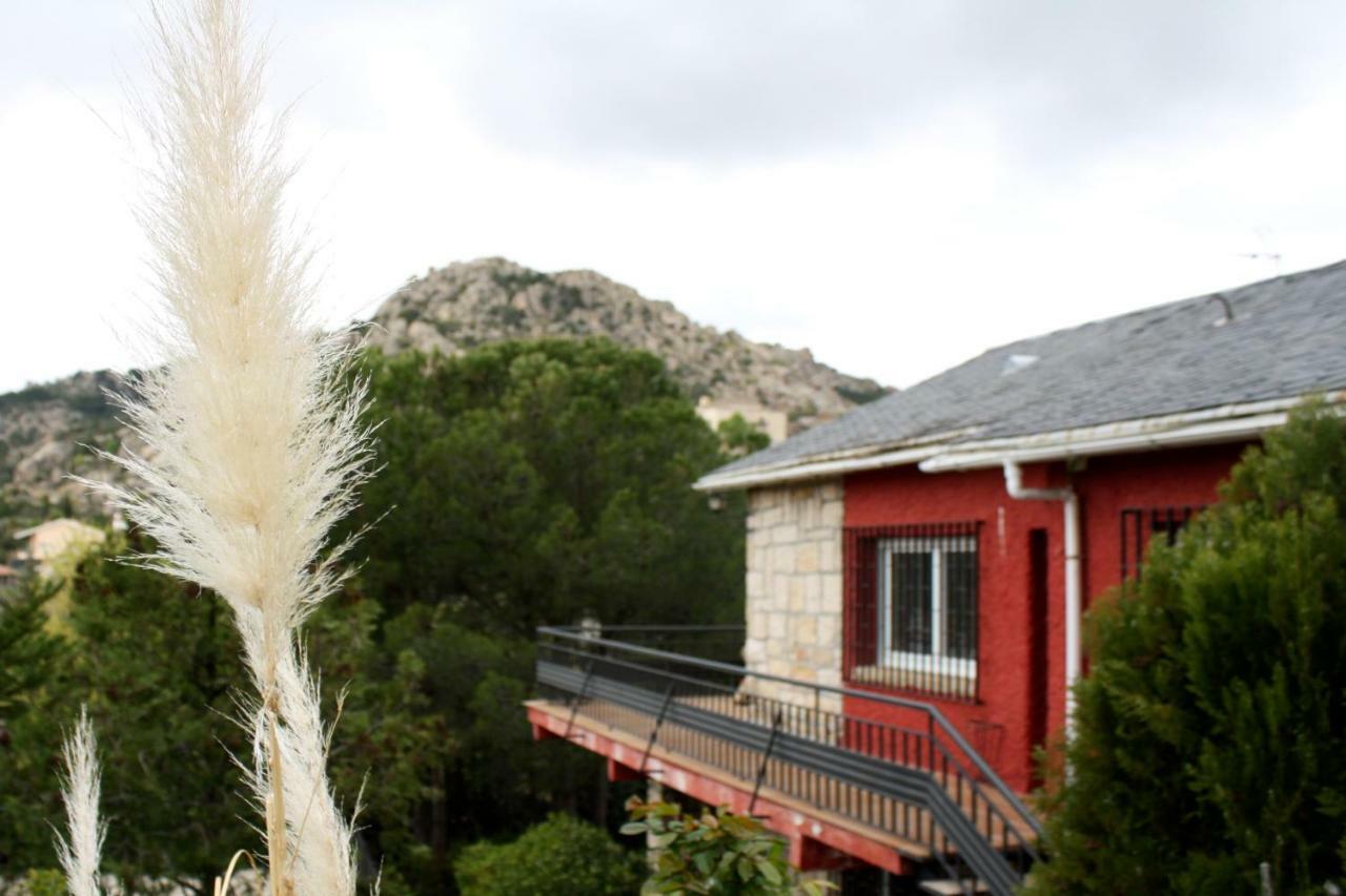 Piedra Libre Apartamentos Manzanares El Real Εξωτερικό φωτογραφία